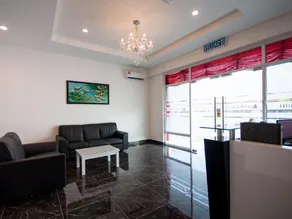 D Nice Hotel - Image 2