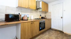M18 Abbey Hey Guesthouse - Image 3