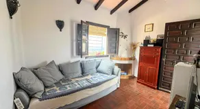 Charming Holiday Home with Pool and Sea View - Image 2