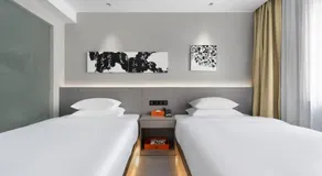 Four Seasons Yijing Hotel - Image 5