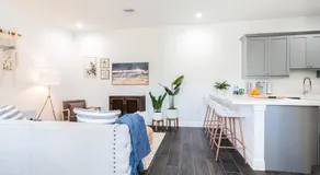 Beach Bungalow - Pool Bikes & Beach - Paddle Board Included - Image 3