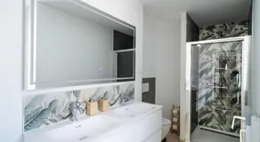 Maison au coeur de Nîmes avec garage et terrasse - Image 2
