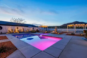 HUGE House in Joshua Tree/Yucca Valley with Pool & Hot Tub - Image 4