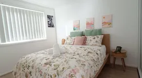 New and Cozy 2 Bedrooms Granny Flat with Aircon & Pool - Image 2