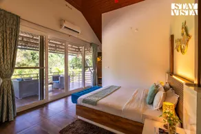 Stayvista at Coffee & Mist Luxury Retreat with Private Pool Coorg - Image 5