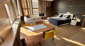 Stylish independent Studio S1, City Centre Dordrecht - Image 2