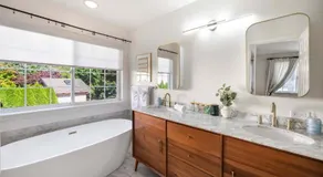 Spacious 4BR Kirkland Retreat Games - Image 2