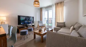 Appartement Spacieux - 6 personnes - 2 salles de bains - Proche Paris - Image 2