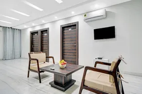 Townhouse Pisto Inn - Image 5