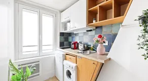 Apartment in le marais - Image 2
