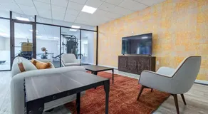 329 Modern 1BR Apt Walk to NJT - Image 3