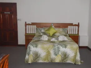 Le Chevalier Bay Guesthouse - Image 5