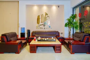 Triumph Arch Hotel (Xiangzhou County Government Branch) - Image 3