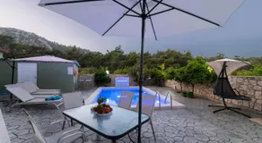 Greek Style Ground Floor Apartment & Pool - Image 3