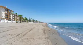 Ubicación ideal, playa y piscina - Image 5