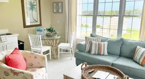 Windsor Lodge Unit 20, studio, 1BR 1BA close to the beaches, pool access - Image 2