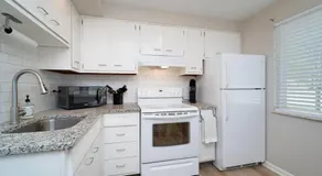 1br 1st floor The Sage Sancuary! Prime Location - Image 5