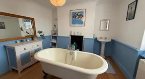Charming Town House Central Margate - Image 3