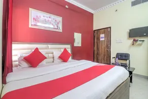 SPOT ON Hotel The Royal King - Image 4