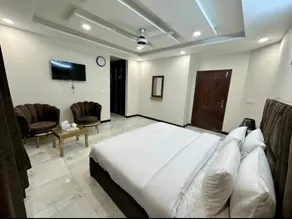Clifton Royal Family Guest House - Image 5