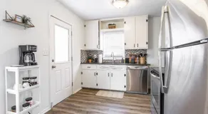 3 Bedrooms House in Waldo Kansas City - Image 5