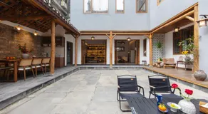 Phoenix Secret Realm Courtyard Hotel -100m to Tuojiang River &Guided Hiking & Photography&Fishing - Image 2
