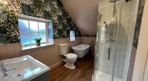 Quaint self contained cottage near Edinburgh. - Image 2