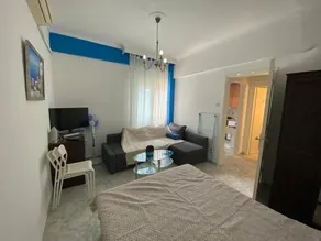 Private yard apartment - Image 1