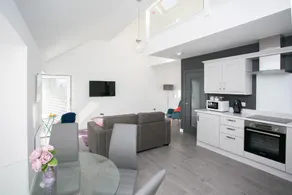 107 Eglinton Street - Image 3