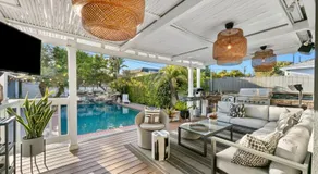 The Palomino - AMAZING Chic-Luxe, Private, Guest House - Pool, Sauna, Free Parking - Image 3