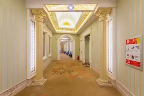 Dongfang Hotel - Image 5