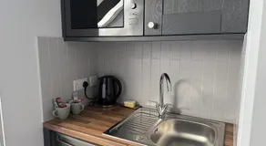 Buxton Road Suites - Image 3