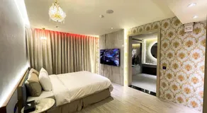 Fifth Avenue Motel - Image 2