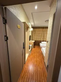 Celebrity Hotel - Image 2