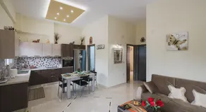 Spacious Home with Parking - Image 2