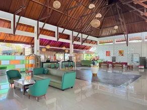Queen of the South Beach Resort - Image 5