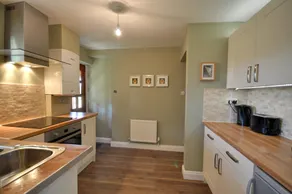 The Garden Apartment, Near Airport & City - Image 5