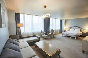 Queen Vell Hotel - Image 2