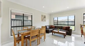 Austral Spacious large 5 br home with Central AC - Image 2