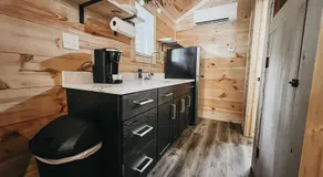 Cabin #4 Studio with Kitchenette - Image 3