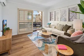 Cosy Unit with Parking near New Farm Park & River - Image 2