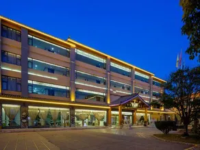 Days Hotel by Wyndham Lijiang Gucheng - Image 5