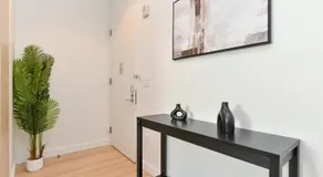 Urban Escape Bright 2BR 2BA in FiDi - Image 4