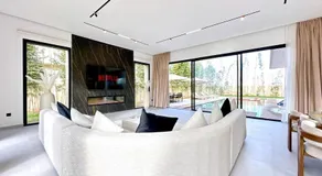 Modern Villa Assia - Image 2