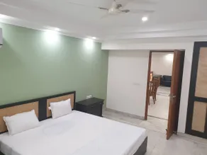 BnBBuddy Connaught Place Elegant 3 BHK plus Study - Image 2