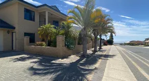 Sunny Ocean View Retreat - Image 4
