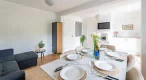 Swift Host - Friars Quay - Riverside - Sleeps up to 8 - Free Parking - City Centre - Image 2
