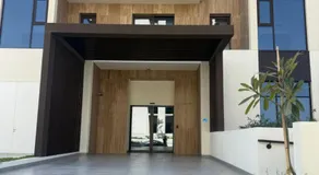 Elegant 1BR Apartment in Al Mouj - Image 2
