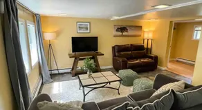 Nothing Fancy Older Pet Friendly Home near I 95 - Image 2
