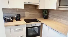Beautiful 2bed house with garden, walking distance to town - FREE parking - Image 3
